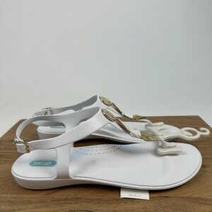 New NWT Womens Oka-B Piper Salt White Feather T-Strap Thong‎ Sandals Size 10 M